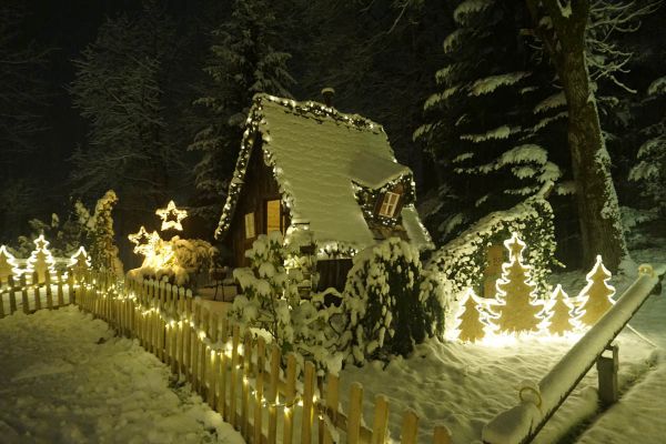 Weihnachtswunderland im Garten des Kloepferkellers in Eibiswald