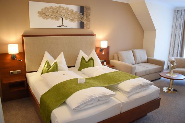 Großes Dreibettzimmer im 2. Stock mit Terrasse Großes Dreibettzimmer im 2. Stock mit Terrasse