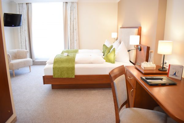 Gemütlich eingerichtetes Doppelzimmer im 2. Stock mit Terrasse Gemütlich eingerichtetes Doppelzimmer im 2. Stock mit Terrasse